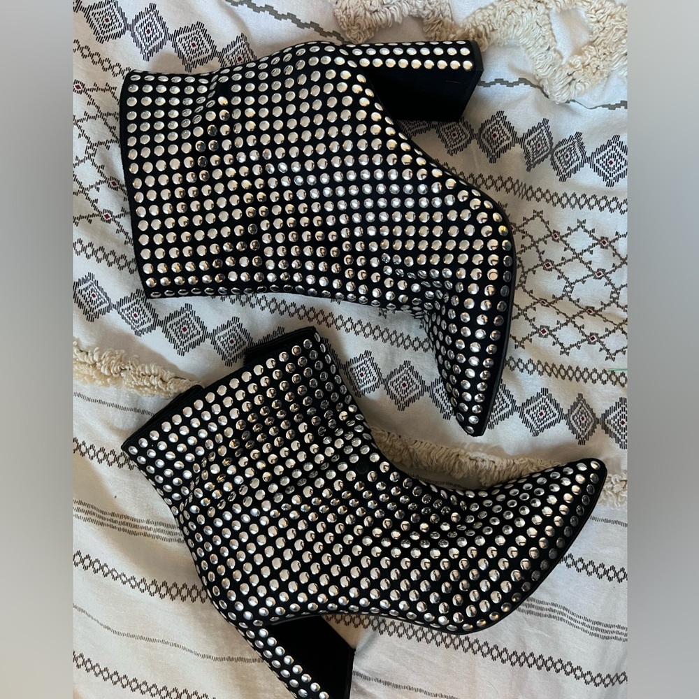 INC size 8 studded boot